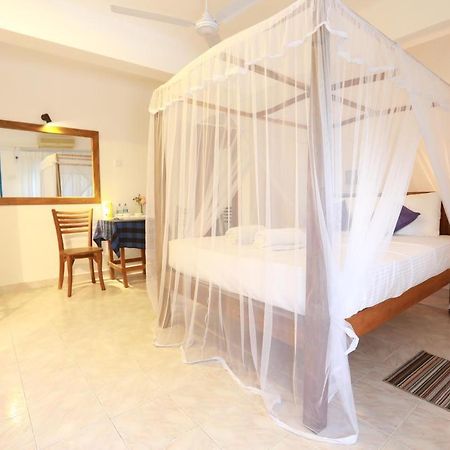 Dock Holiday Guest House Unawatuna Ngoại thất bức ảnh