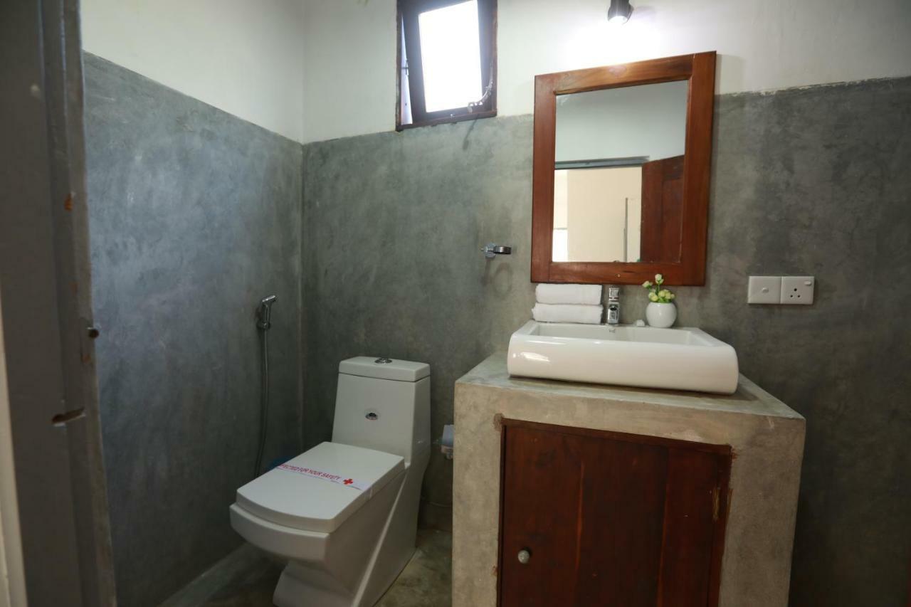 Dock Holiday Guest House Unawatuna Ngoại thất bức ảnh