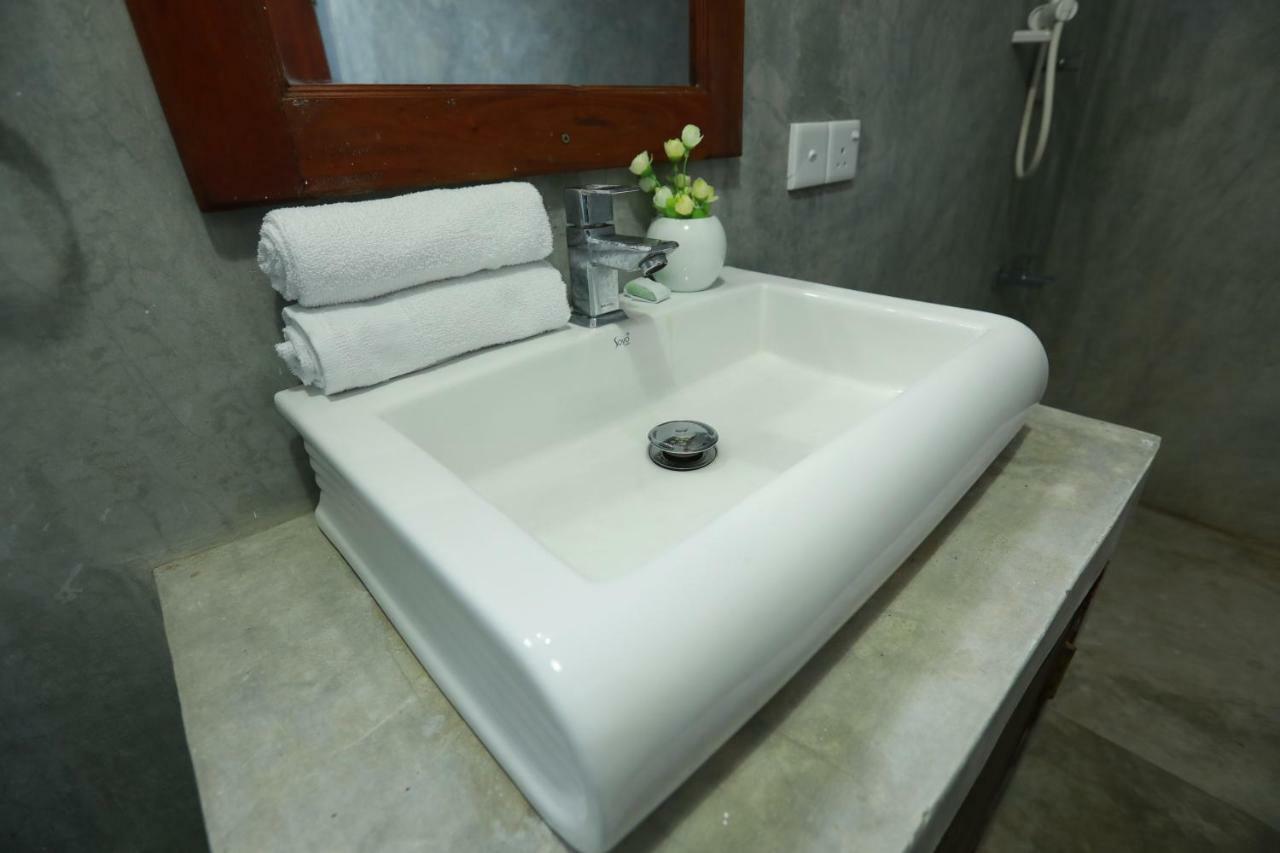 Dock Holiday Guest House Unawatuna Ngoại thất bức ảnh