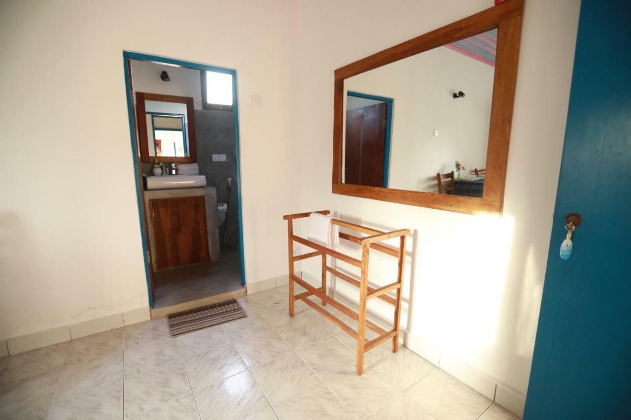 Dock Holiday Guest House Unawatuna Ngoại thất bức ảnh
